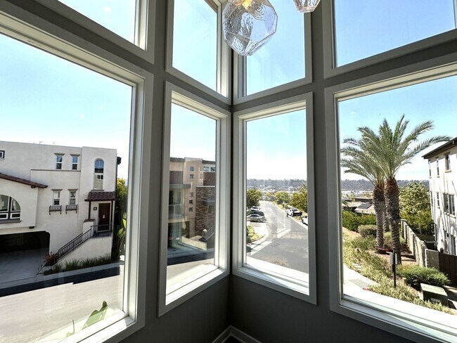Building Photo - Civita/Apex – Luxury 3BR 3.5BA, Valley Vie...