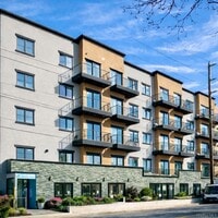 Building Photo - 356-370 Bayview Ave