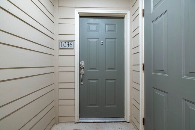 Building Photo - 2 Bedroom at the Woodlands Available NOW