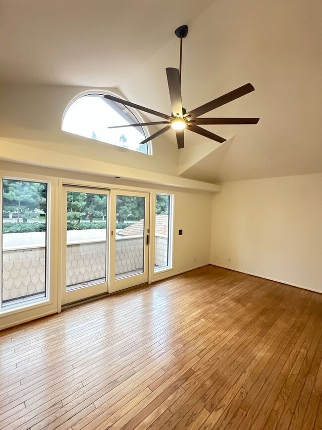 Building Photo - 3 Bedroom Irvine Home - Large Master Suite w/ Wood Floors - Beautiful!!!!!