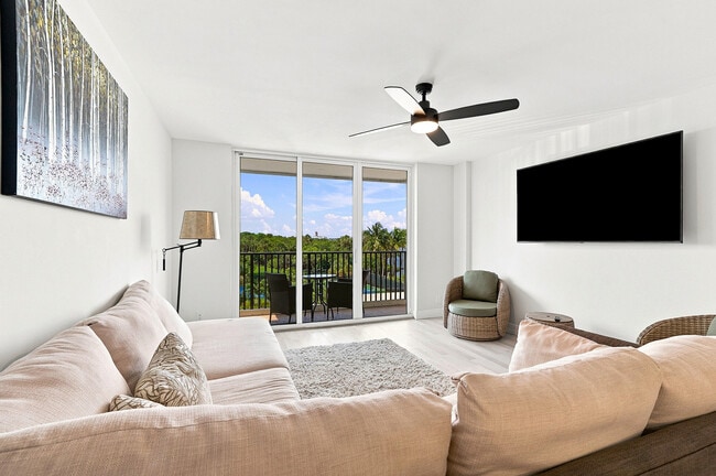 Building Photo - 2121 N Ocean Blvd