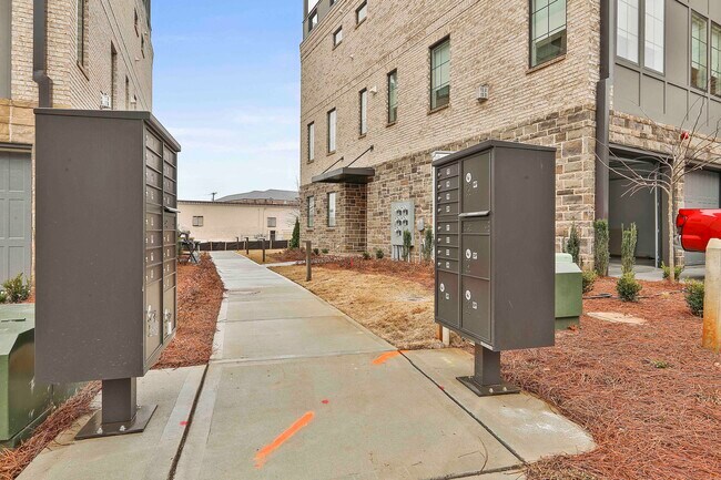 Building Photo - 10 Newnan Views Cir