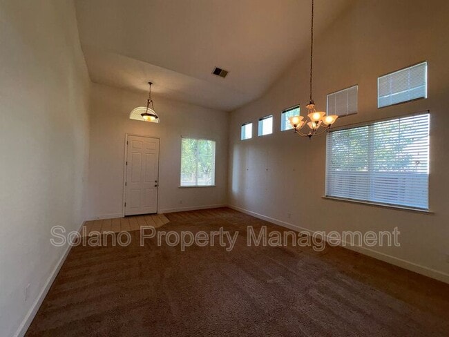 Building Photo - 100 Mt Adams Cir