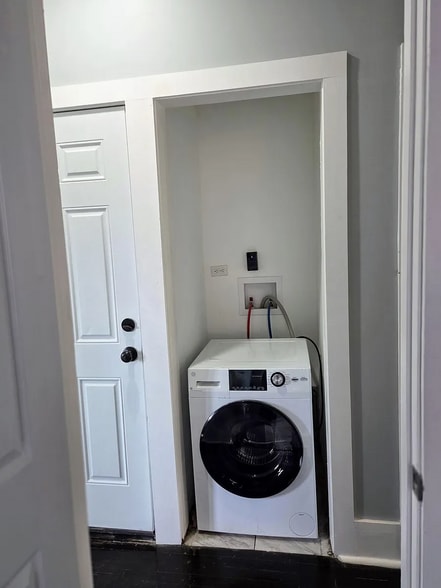 Building Photo - 2030 Hazelwood St