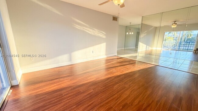 Building Photo - 7847 Miller Dr