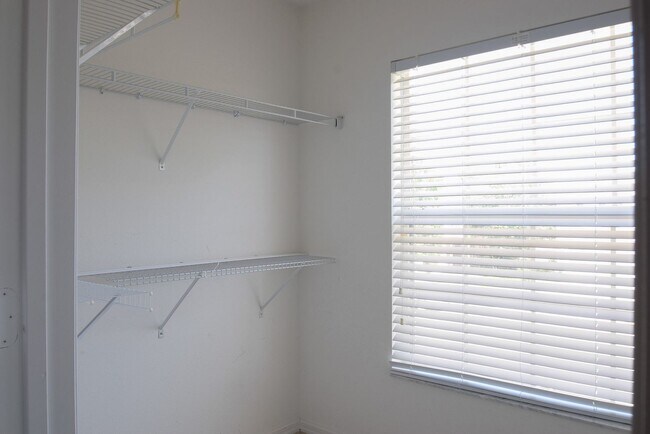Building Photo - Comfortable 4/2.5 Home at Waterford Trails...