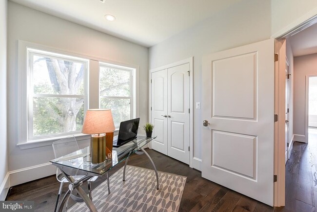 Building Photo - 5905 Eads St NE