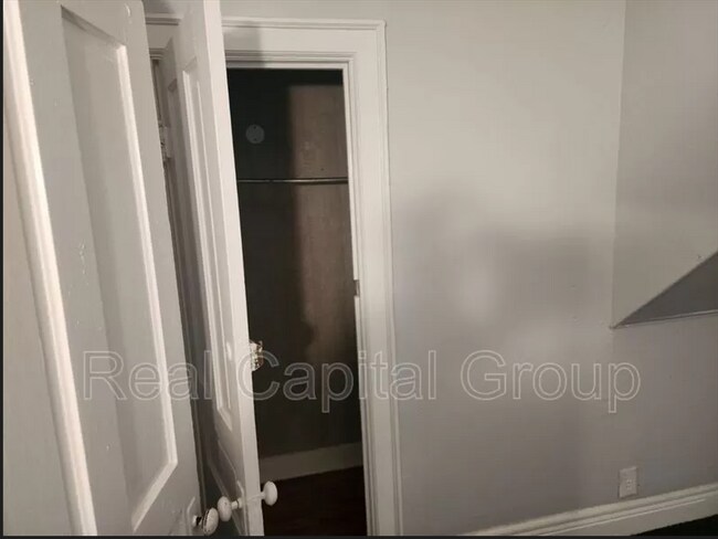 Building Photo - 408 Woodlawn Ave