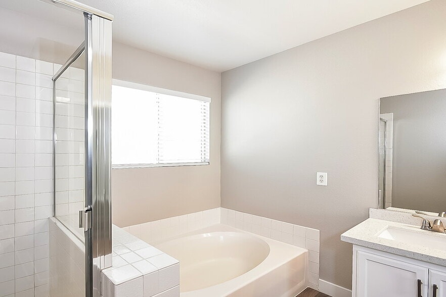 Building Photo - 7716 Donald Nelson Ave