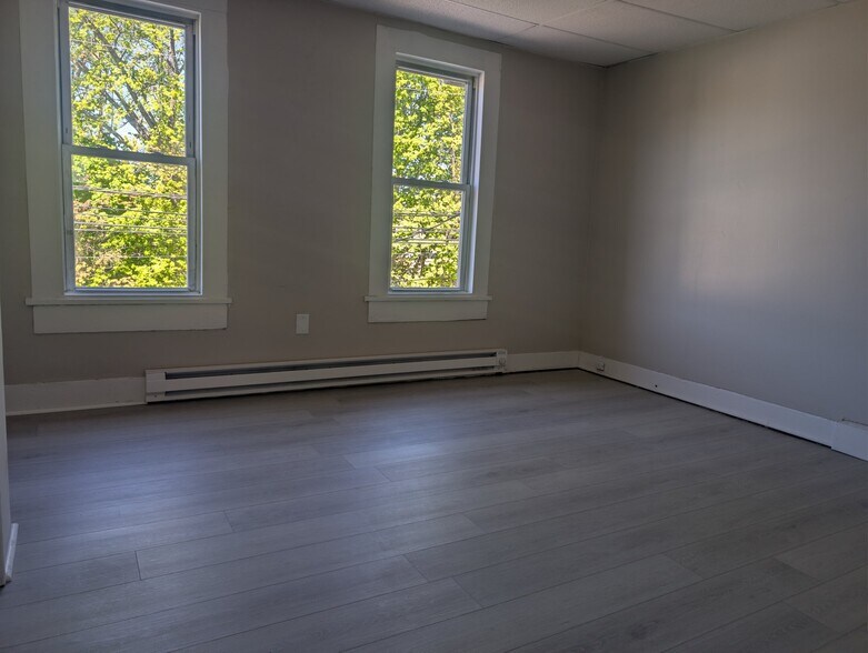 Building Photo - 502 Marion St