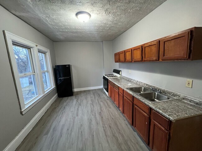 Building Photo - 3362 E 145th St