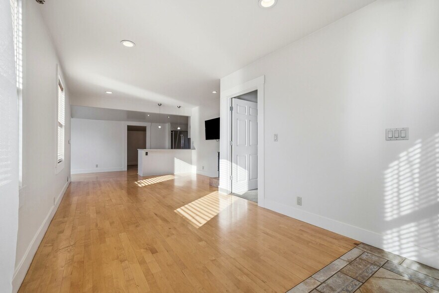 Building Photo - 603 Poplar Ave