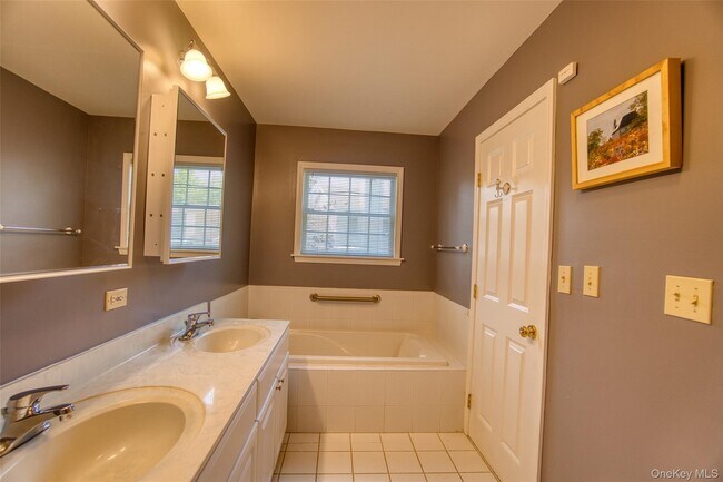 Building Photo - 208 Cinnamon Cir