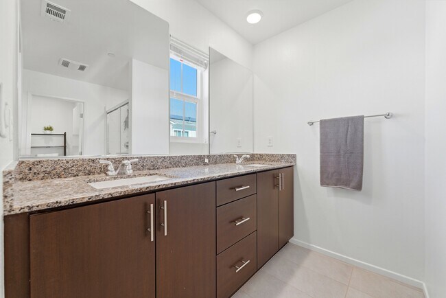 Building Photo - 336 Sweet Pl