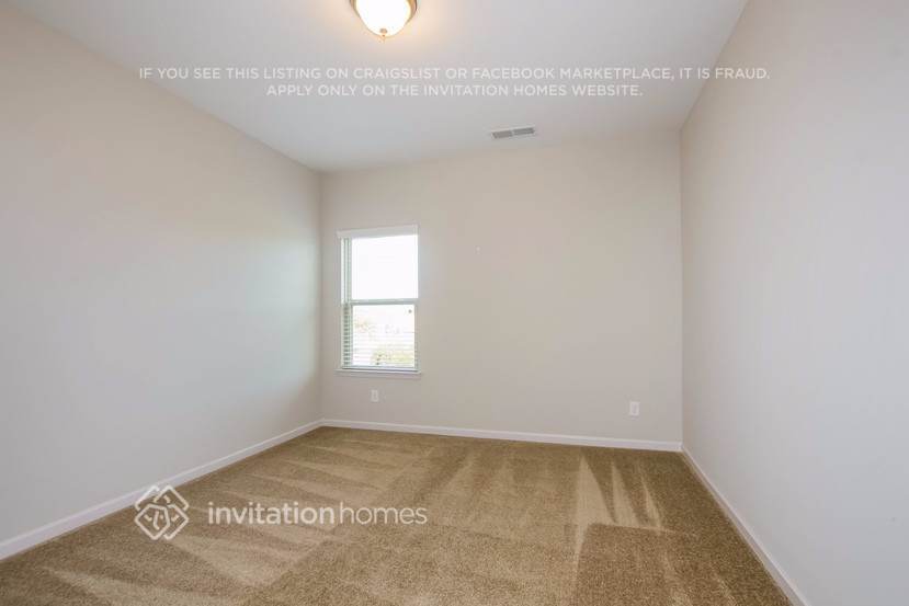 Building Photo - 11326 Cedarvale Farm Pkwy