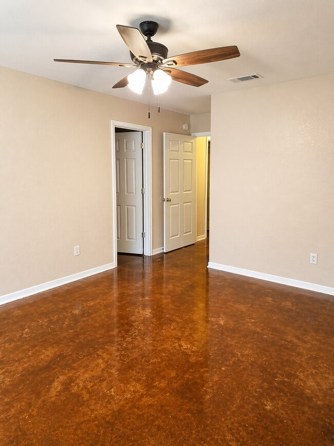 Building Photo - 1606 Libby Ln