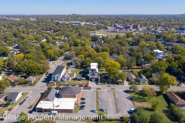 Building Photo - 4 br, 6 bath House - 207 C Neill Avenue
