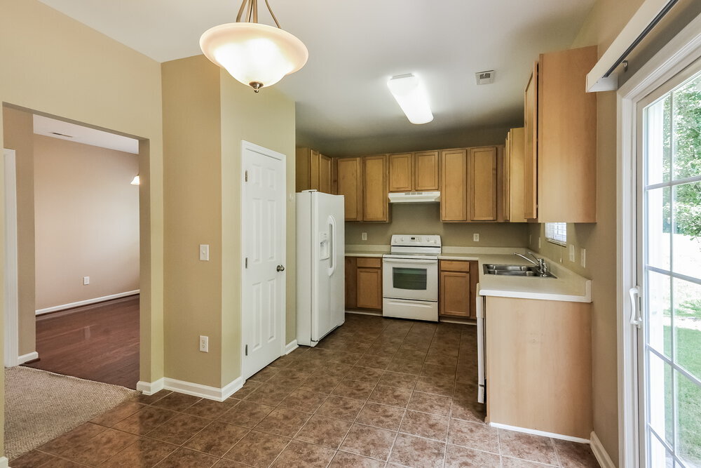Building Photo - 708 Calavaras Ln