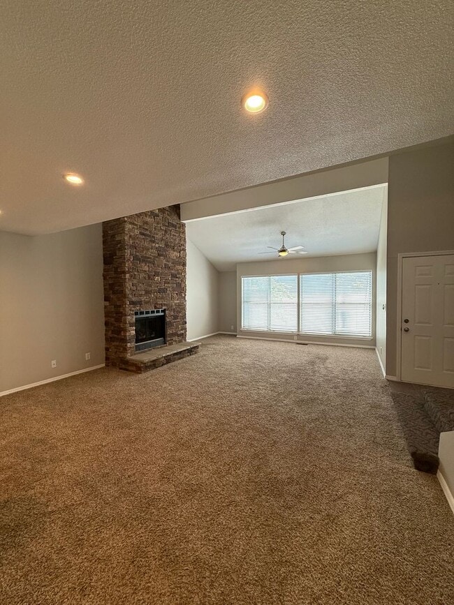 Building Photo - 8861 W 106th Terrace