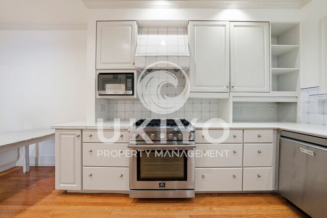 Building Photo - 860 Portal Ave