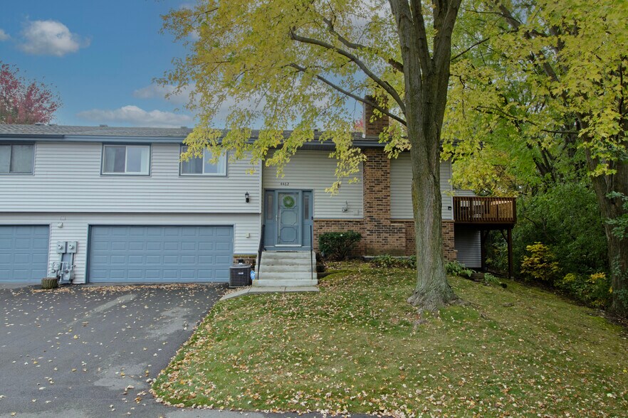 Primary Photo - 4462 Johnny Cake Ridge Rd