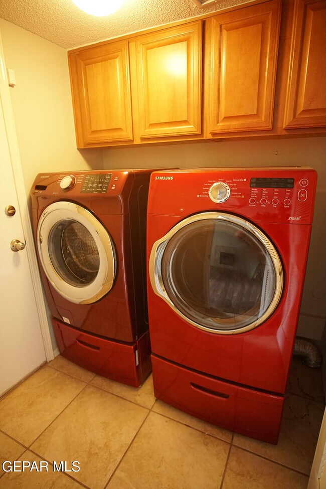 Building Photo - 10932 Acoma St