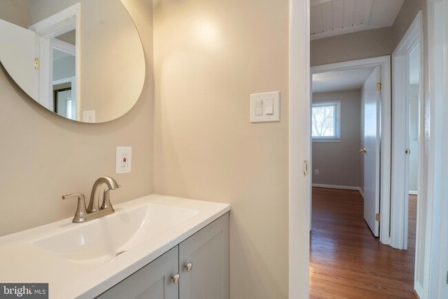 Building Photo - 1909 Pagham Rd