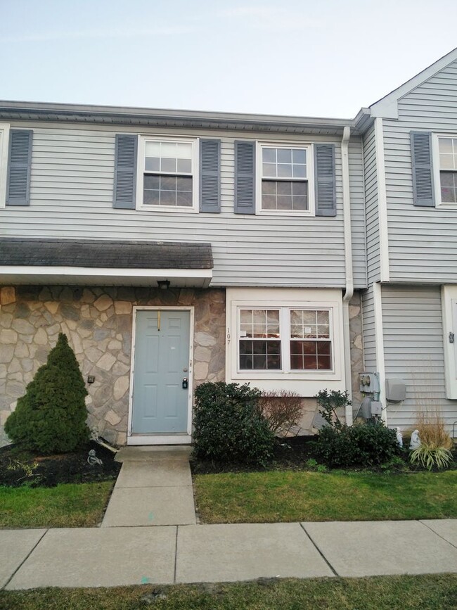 Primary Photo - Beautiful 2-Bedroom, 1.5-Bath Home for Ren...