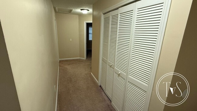 Building Photo - SPRING MOVE-IN SPECIAL AND RATE DROP ALERT...