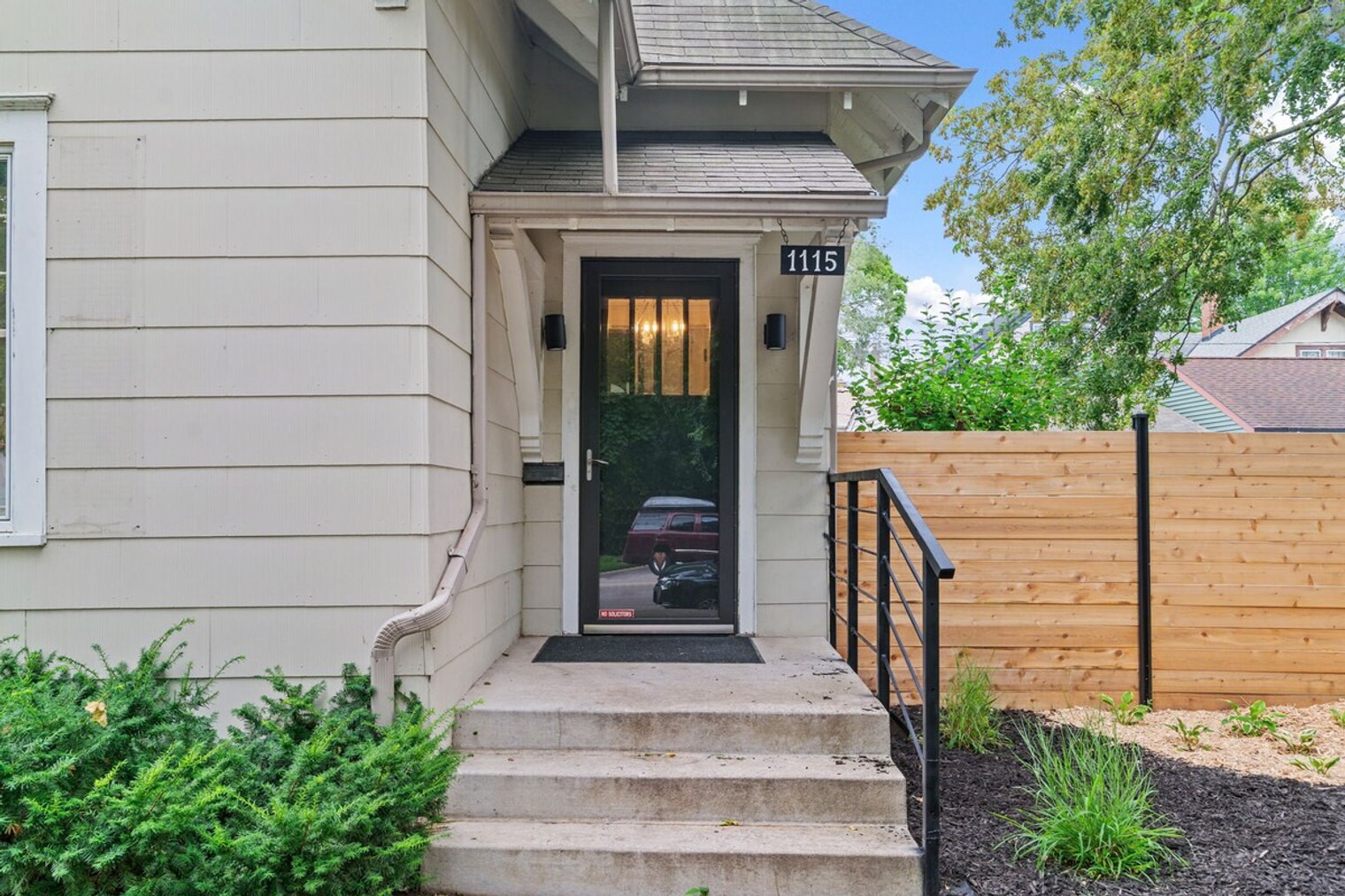 Building Photo - 1115 W 31st St