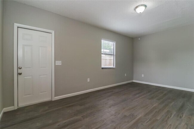 Building Photo - 8911 Navajo Ave