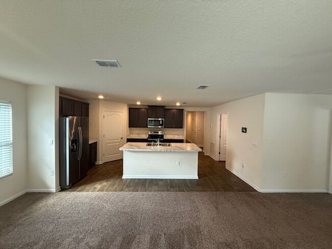 Building Photo - Like New 4/2 St. Augustine