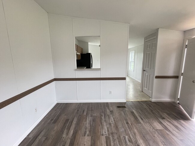 Building Photo - 3 Bed 2 Bath Home For Rent Outside of Bowling Green, MO