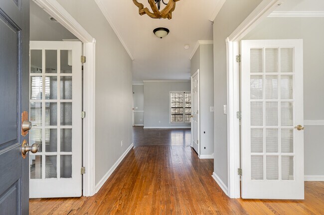 Building Photo - 3400 McGee Cove