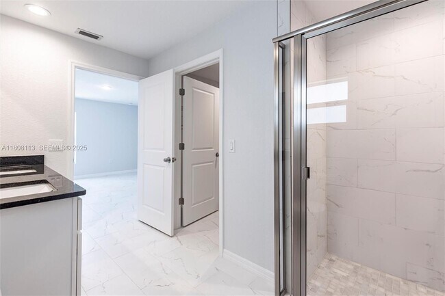 Building Photo - 2006 Rosa Ct