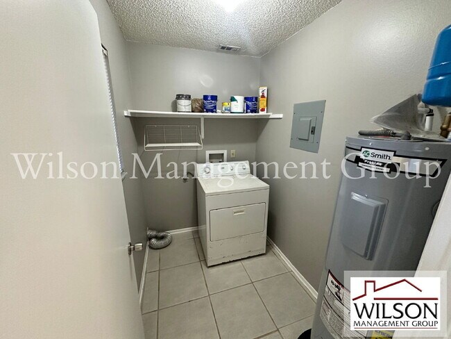 Building Photo - 1912 Wizard Ct