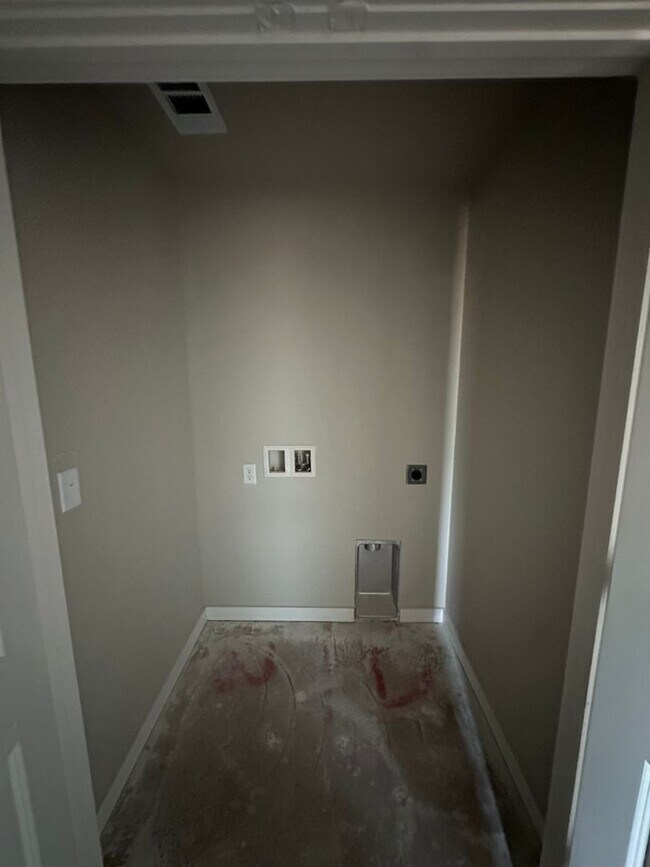 Building Photo - Modern Living Starts Here — Pre-Leasing at Hampton Hills!