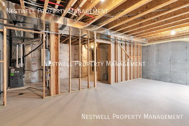 Building Photo - 1562 W State Rd