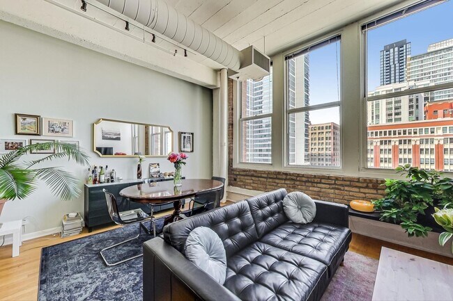 Building Photo - 124 W Polk St