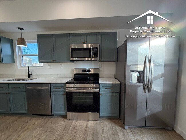 Building Photo - 508 E 8th St