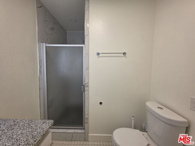 Building Photo - 1421 Greenfield Ave