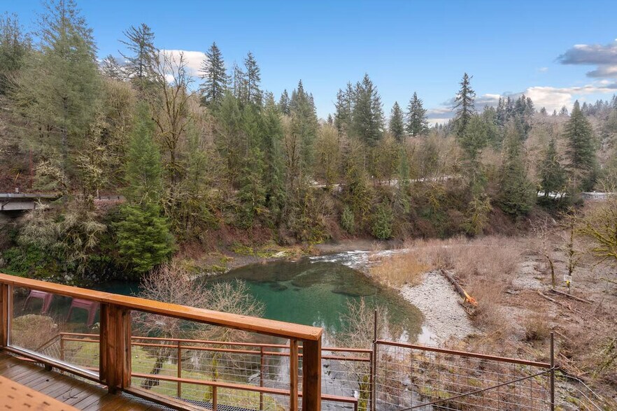 Building Photo - 11582 Washougal River Rd