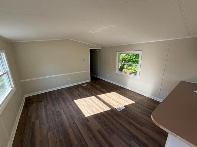 Building Photo - 7 Burts Way