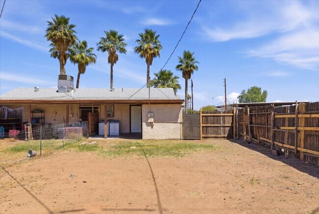 Building Photo - 241 E Elwood St