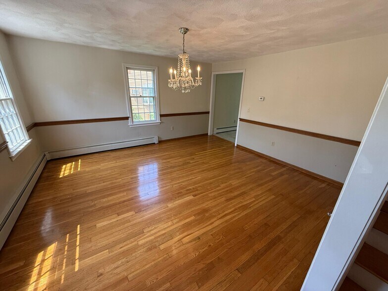 Building Photo - 5 Freeman Cir