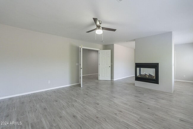 Building Photo - 6326 W El Cortez Pl