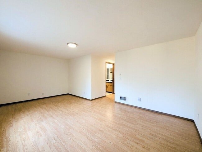 Building Photo - 3Bd/1.5ba Lake Stevens Duplex