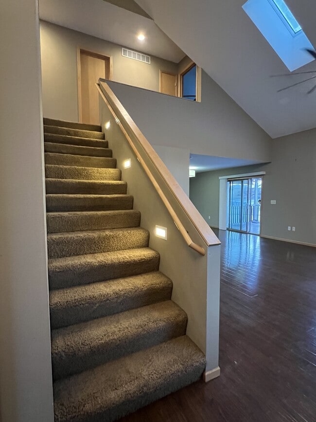 Building Photo - 1765 Sara Ct