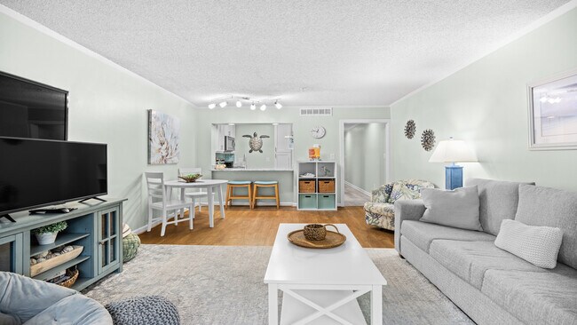 Building Photo - 415 Ocean Creek Dr