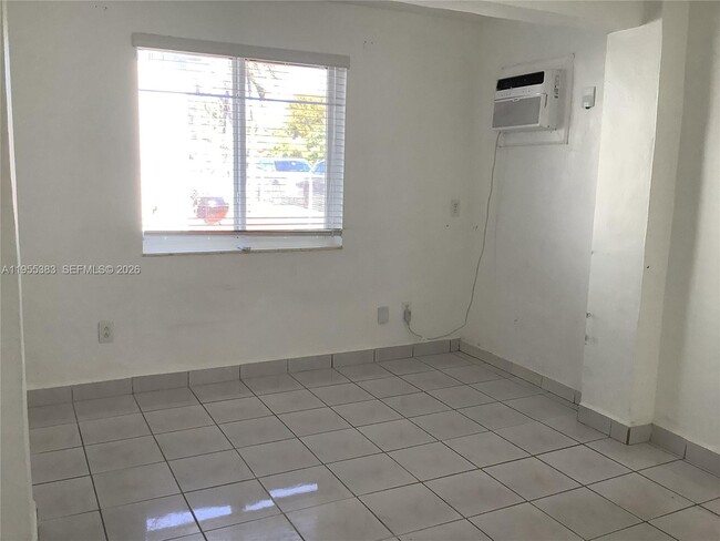 Building Photo - 3620 SW 13th Terrace